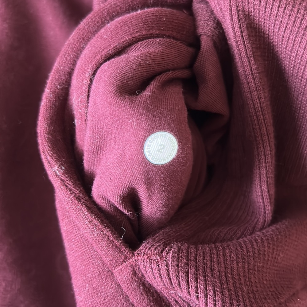 Lululemon radiant jacket II in garnet - size 2 - Picture 4 of 4